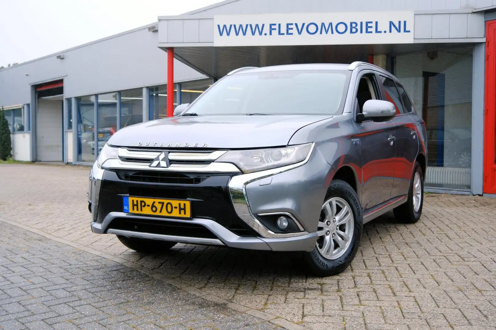 Mitsubishi Outlander 2.0 PHEV Business Edition Aut. Navi|Half Leder|Cam Gri - 1