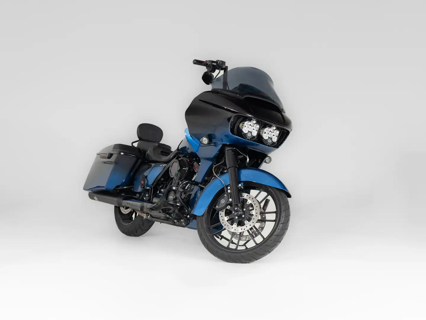 Harley-Davidson Road Glide CVO Negro - 1