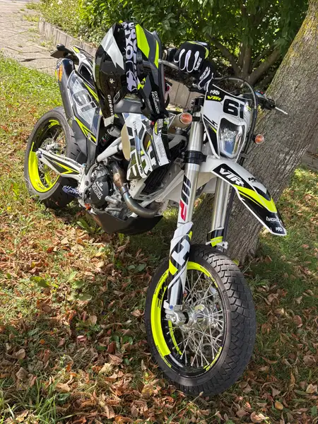 Husqvarna FE 450 - foto 3