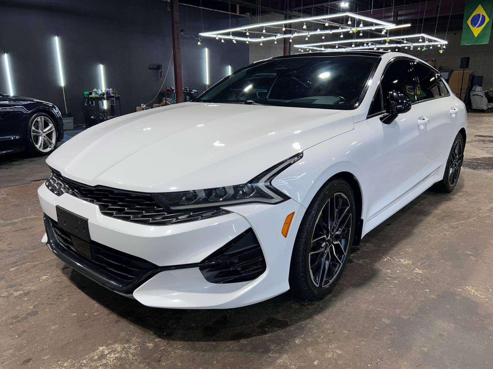 White 2022 Kia K5 Sedan Front-Wheel Drive 8-Speed Automatic