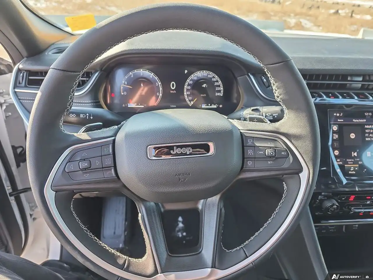 Jeep Grand Cherokee снимка Jeep Grand Cherokee