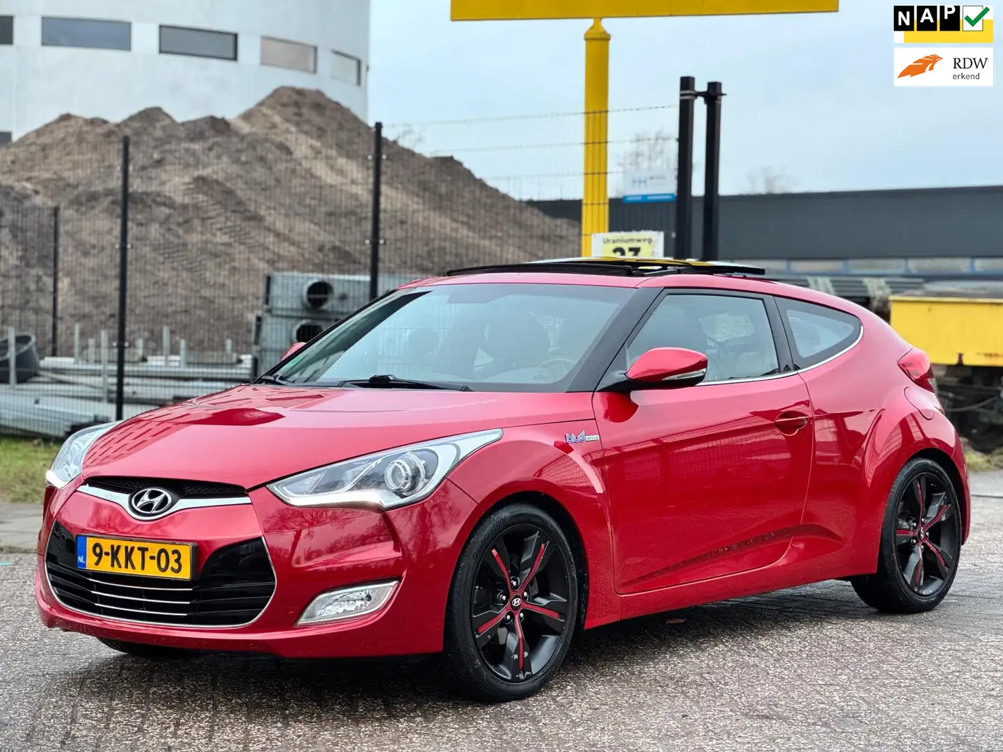 Hyundai VELOSTER 1.6 GDI i-Catcher|ORIGINEEL NL|LAGE KM MET NAP|PAN Rot - 1