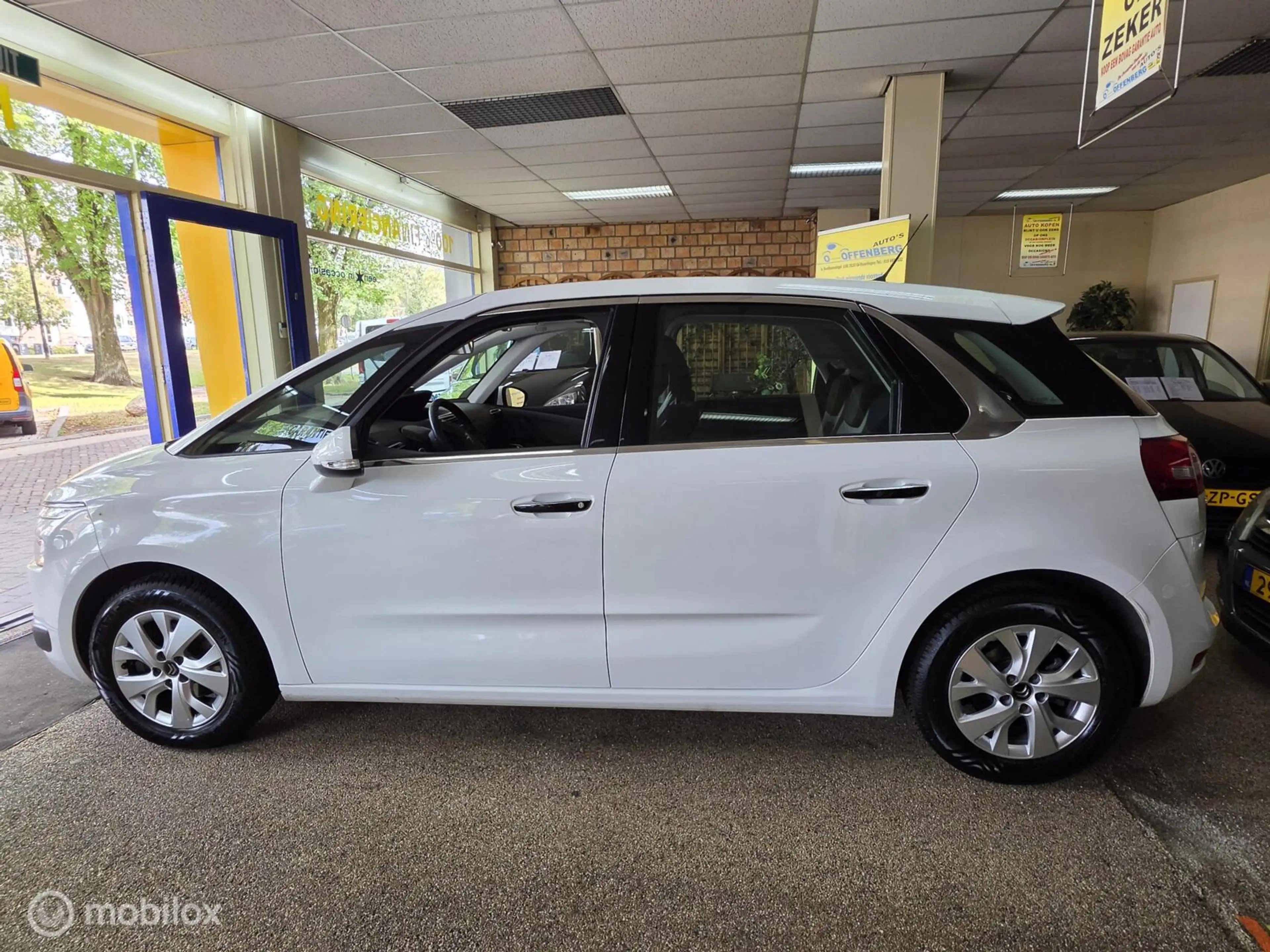 Citroen C4 Picasso 1.6 VTi Intensive — photo 5