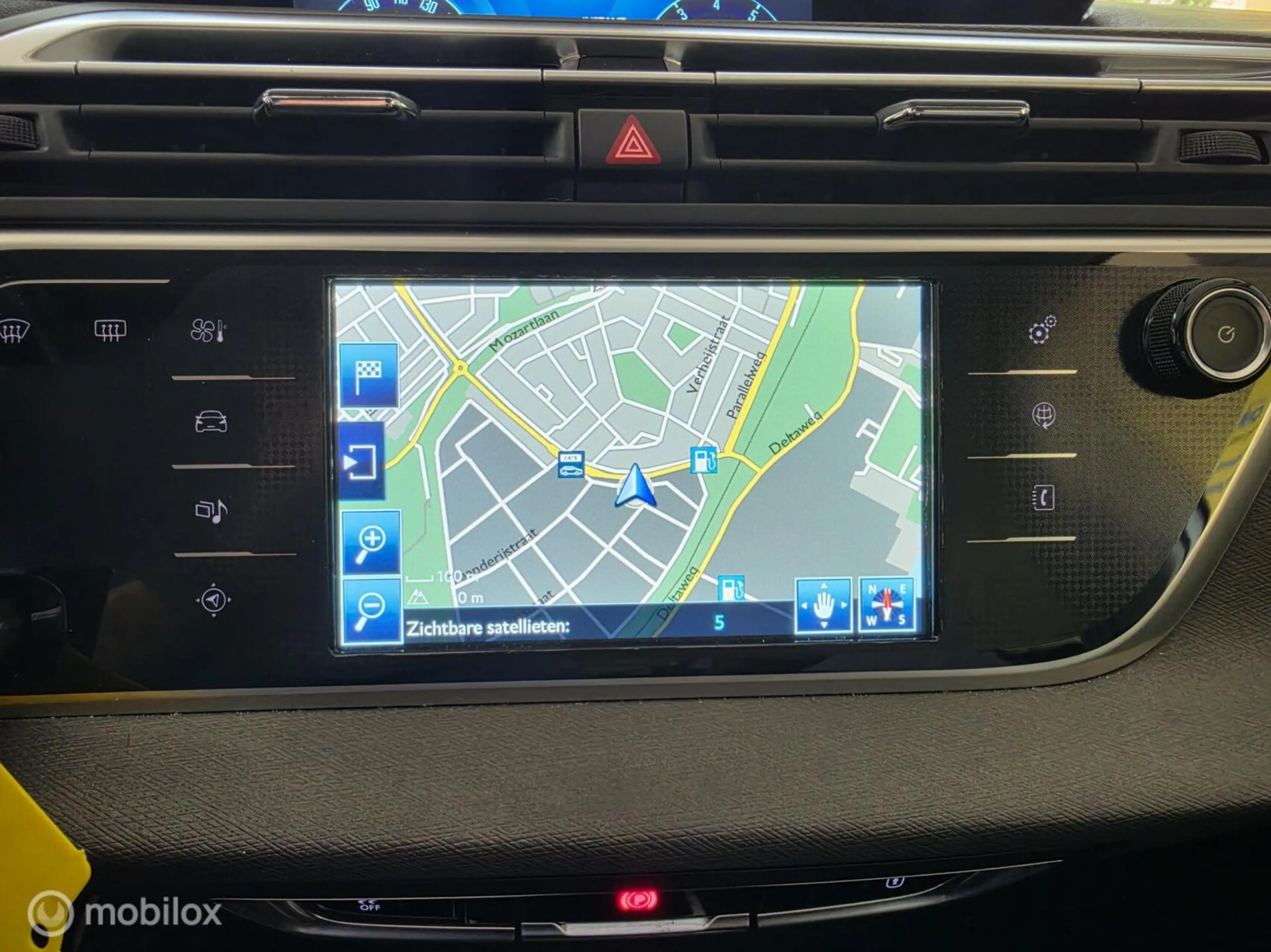 Citroen C4 Picasso 1.6 VTi Intensive — photo 10