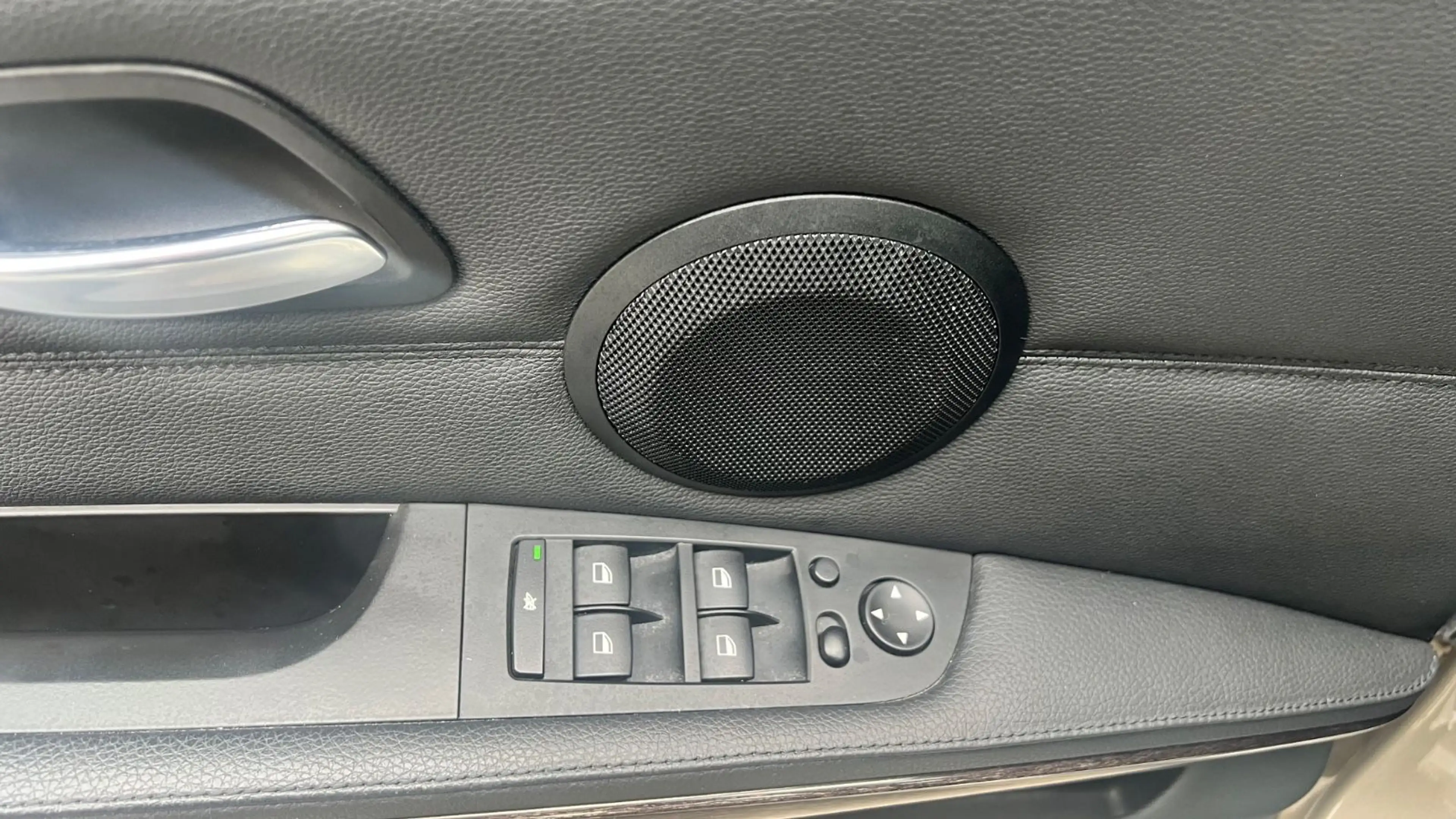 BMW 325 i/Xenon/Navi/Leder/PDC/SHZ/1.Hand — photo 9