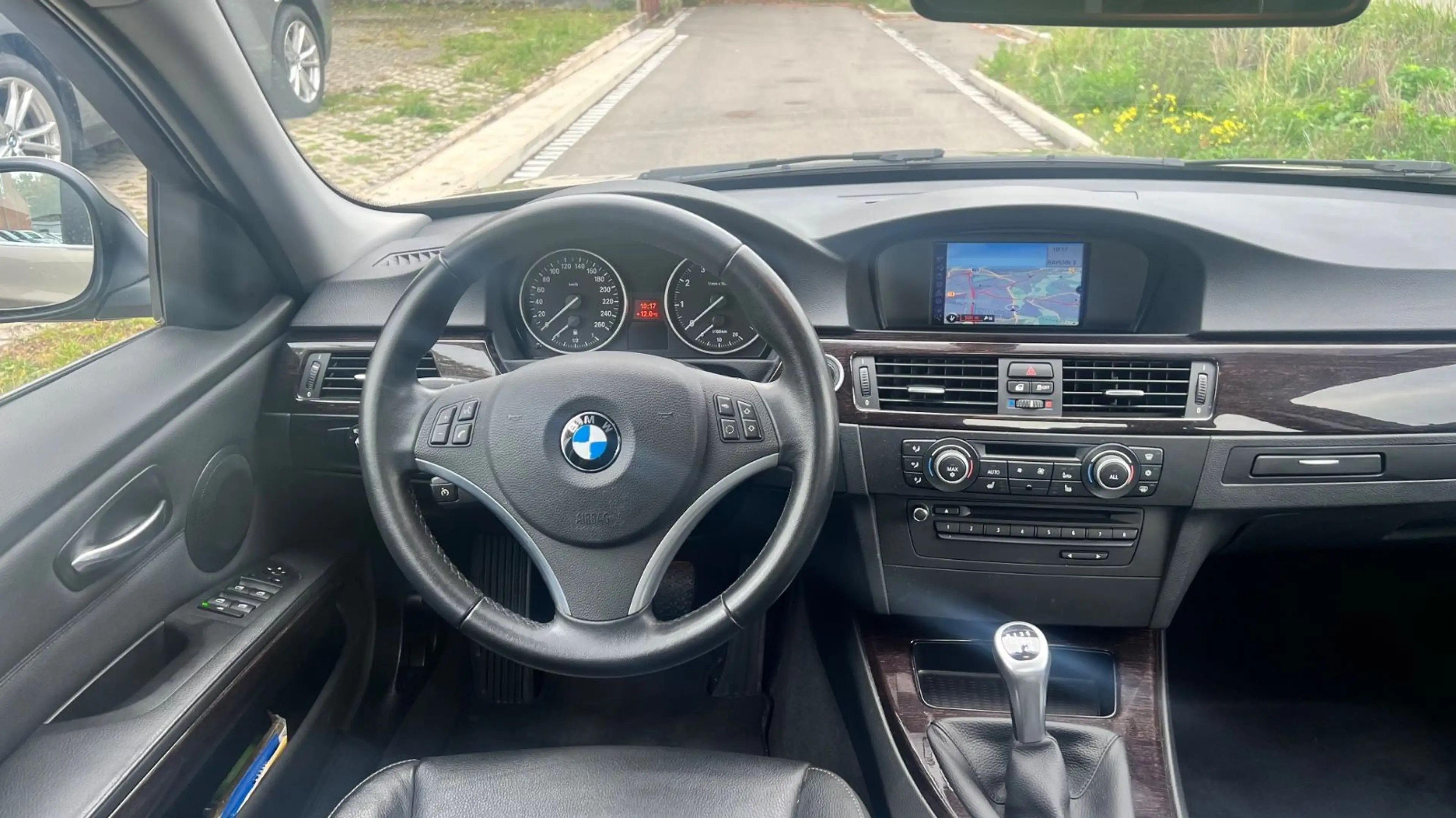 BMW 325 i/Xenon/Navi/Leder/PDC/SHZ/1.Hand — photo 7