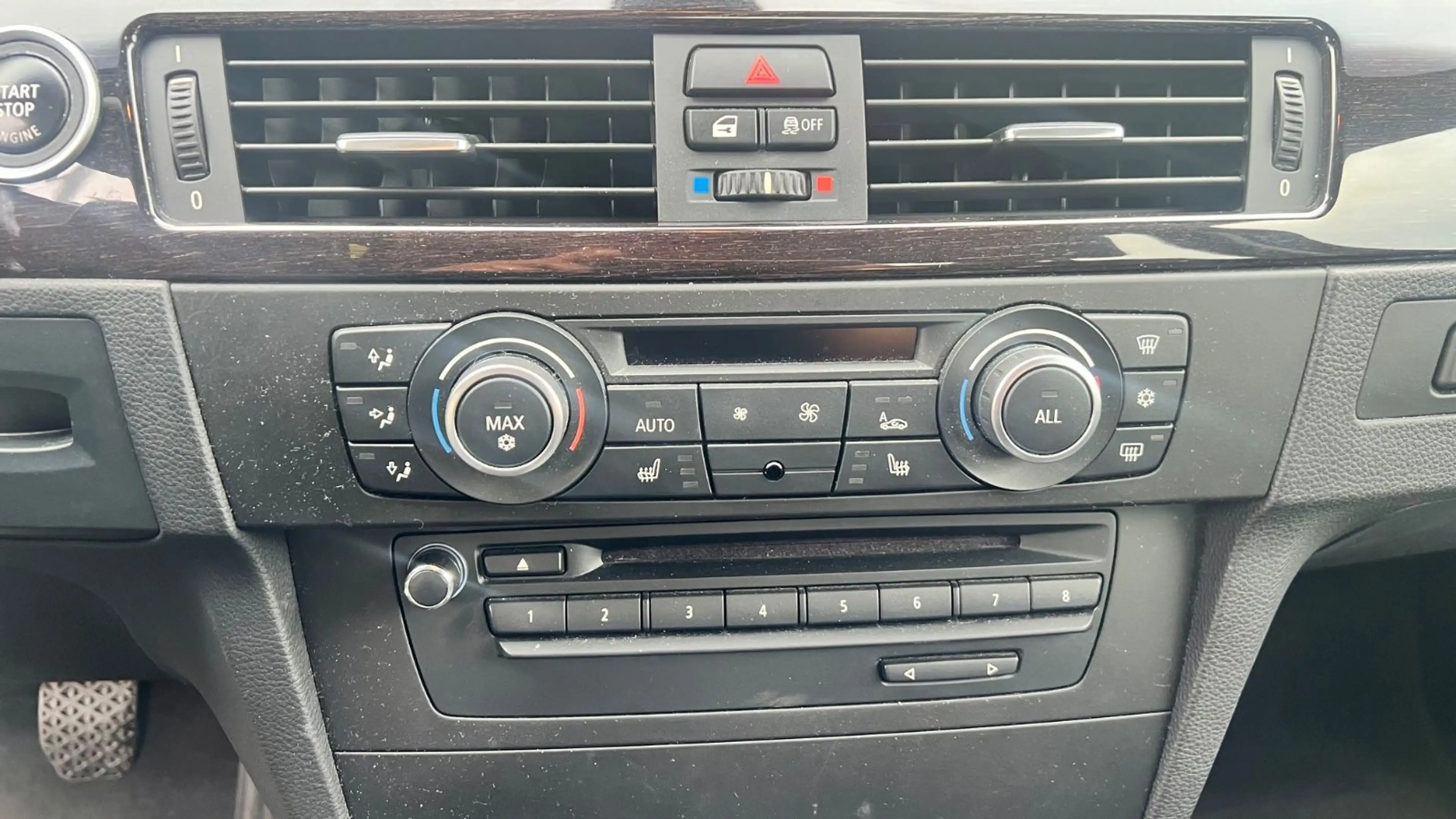 BMW 325 i/Xenon/Navi/Leder/PDC/SHZ/1.Hand — photo 10