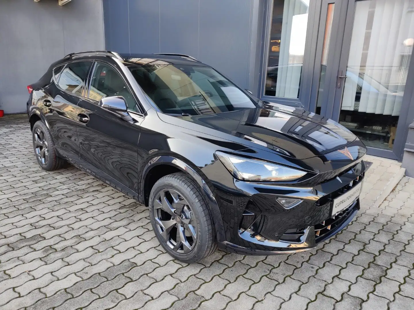 CUPRA Formentor 1.5 TSI 110 kW Schwarz - 1