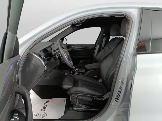 BMW X4 view 8