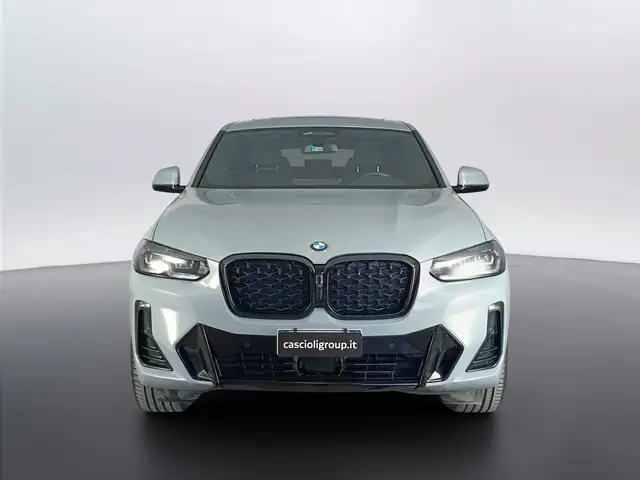 BMW X4 view 2