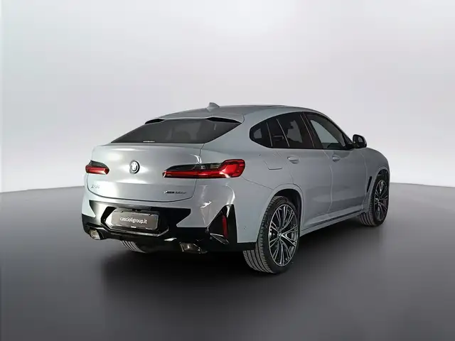 BMW X4 view 4