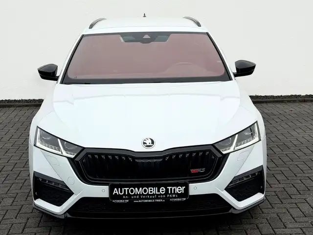 Skoda Octavia view 2