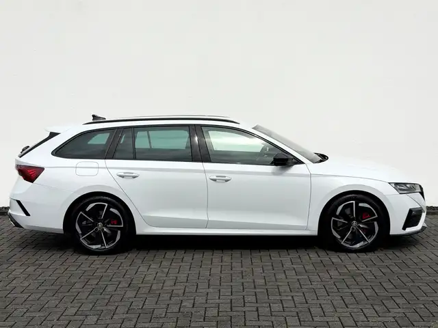 Skoda Octavia view 4