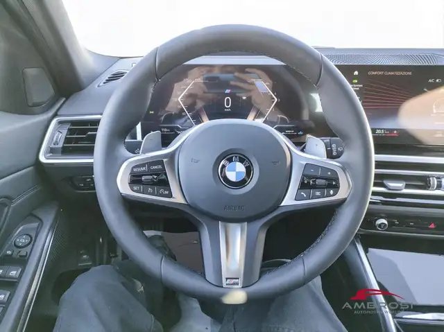 BMW 3 Series view 10