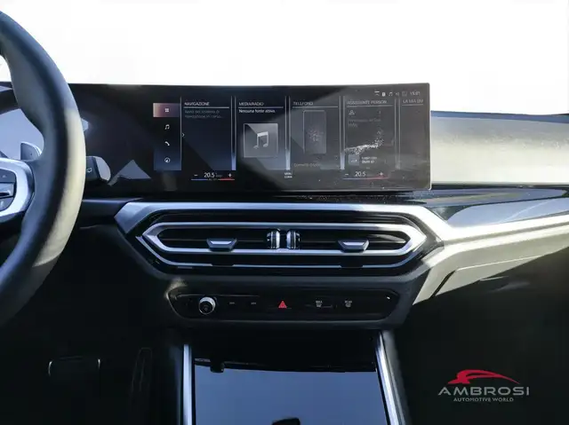 BMW 3 Series view 12