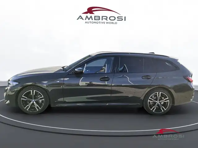 BMW 3 Series view 4