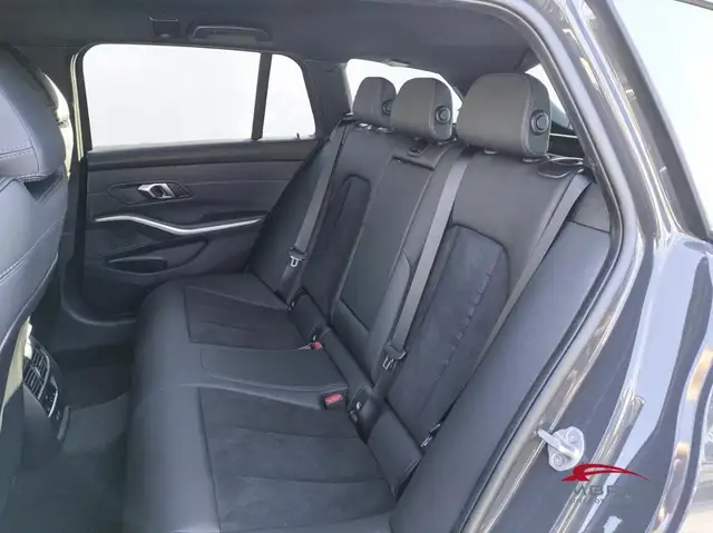 BMW 3 Series view 7