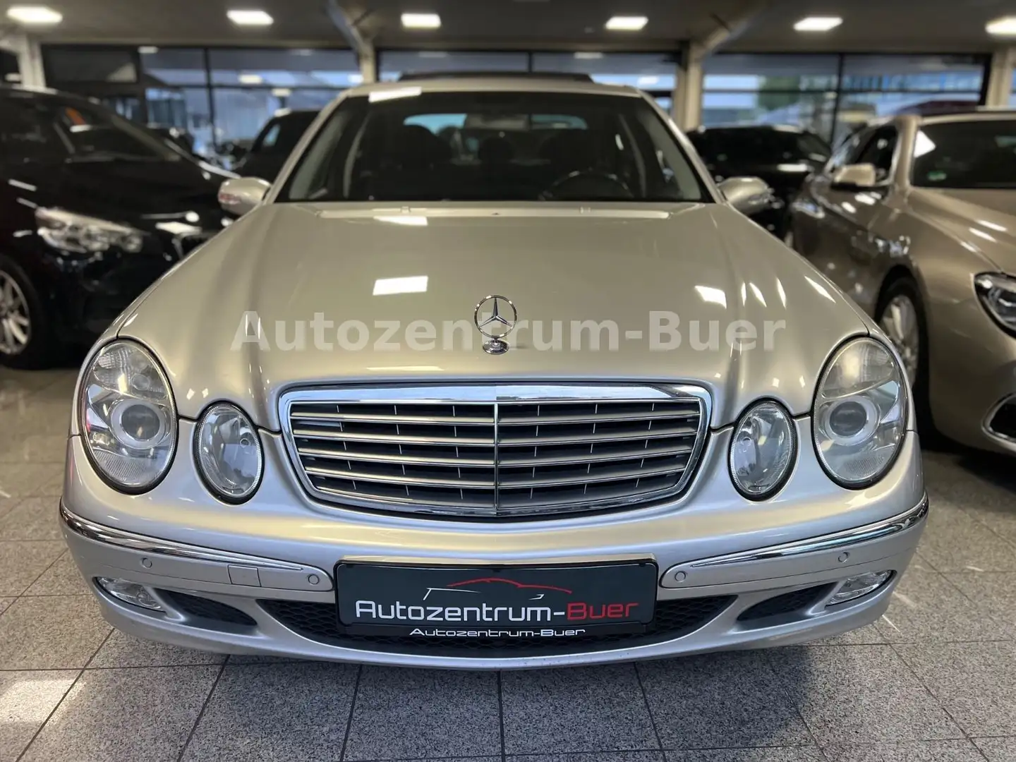 Mercedes-Benz E 200 E -Klasse Lim. E 200 Kompressor Argent - 1