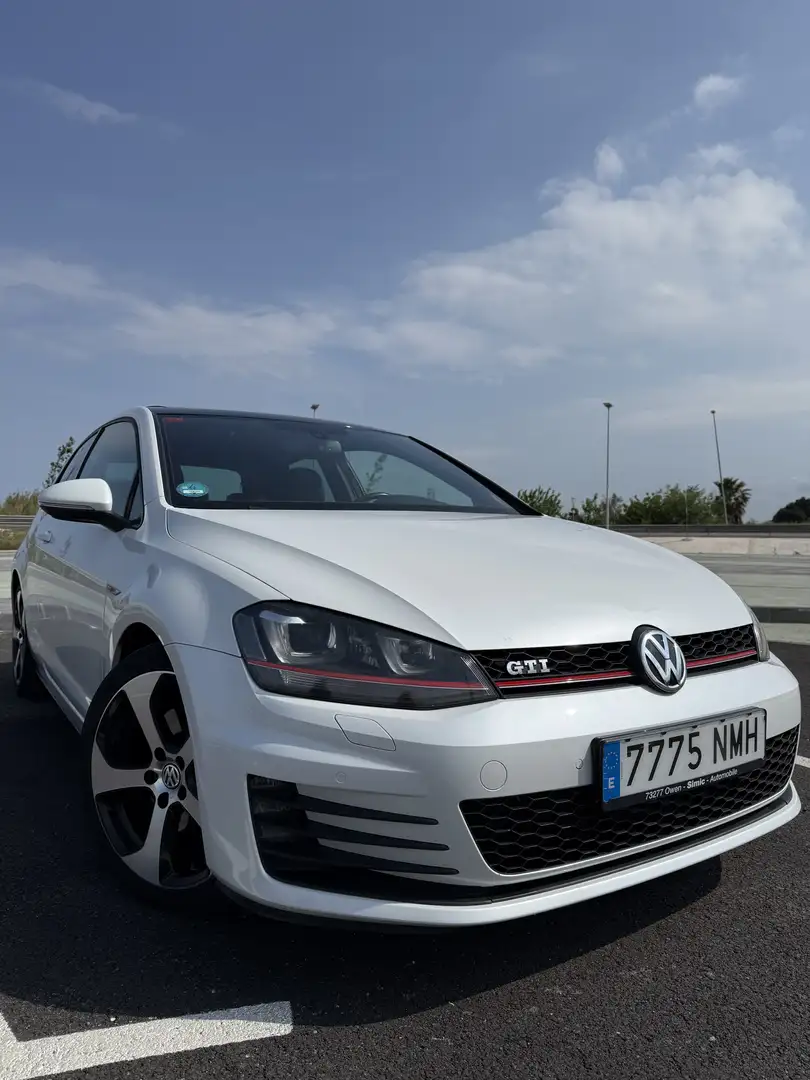 Volkswagen Golf GTI 2.0 TSI 220 - 1