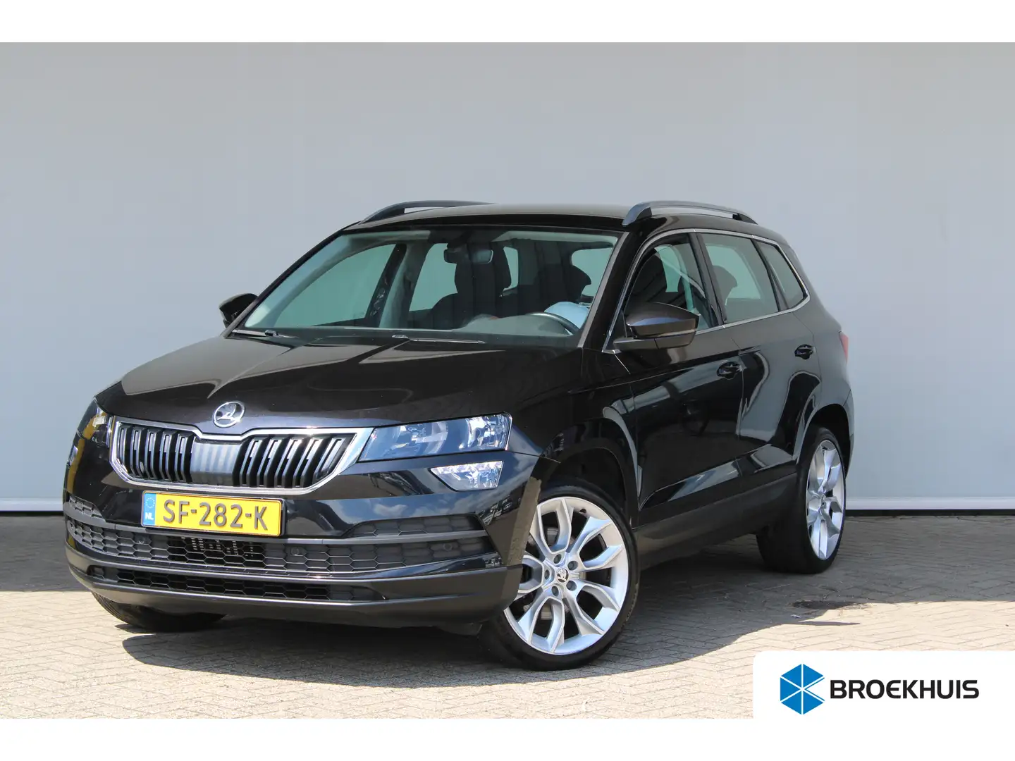 Skoda Karoq 1.0 TSI Ambition Business | Apple Carplay/Android Zwart - 1