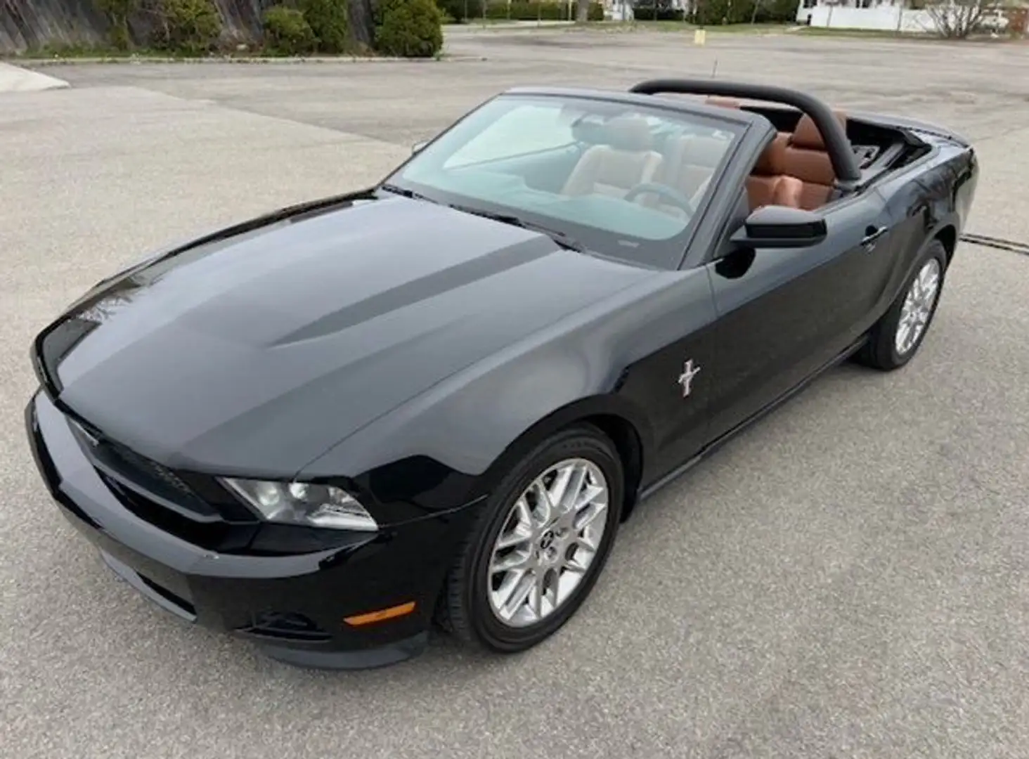 Ford Mustang Convertible V6 3,7L BVA 57375KM Schwarz - 2
