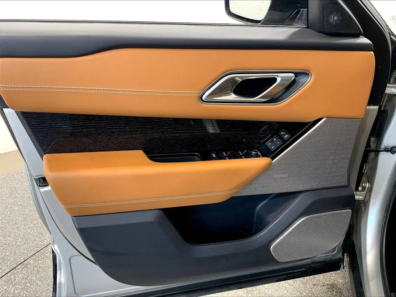 Land Rover Range Rover Velar снимка Land Rover Range Rover Velar