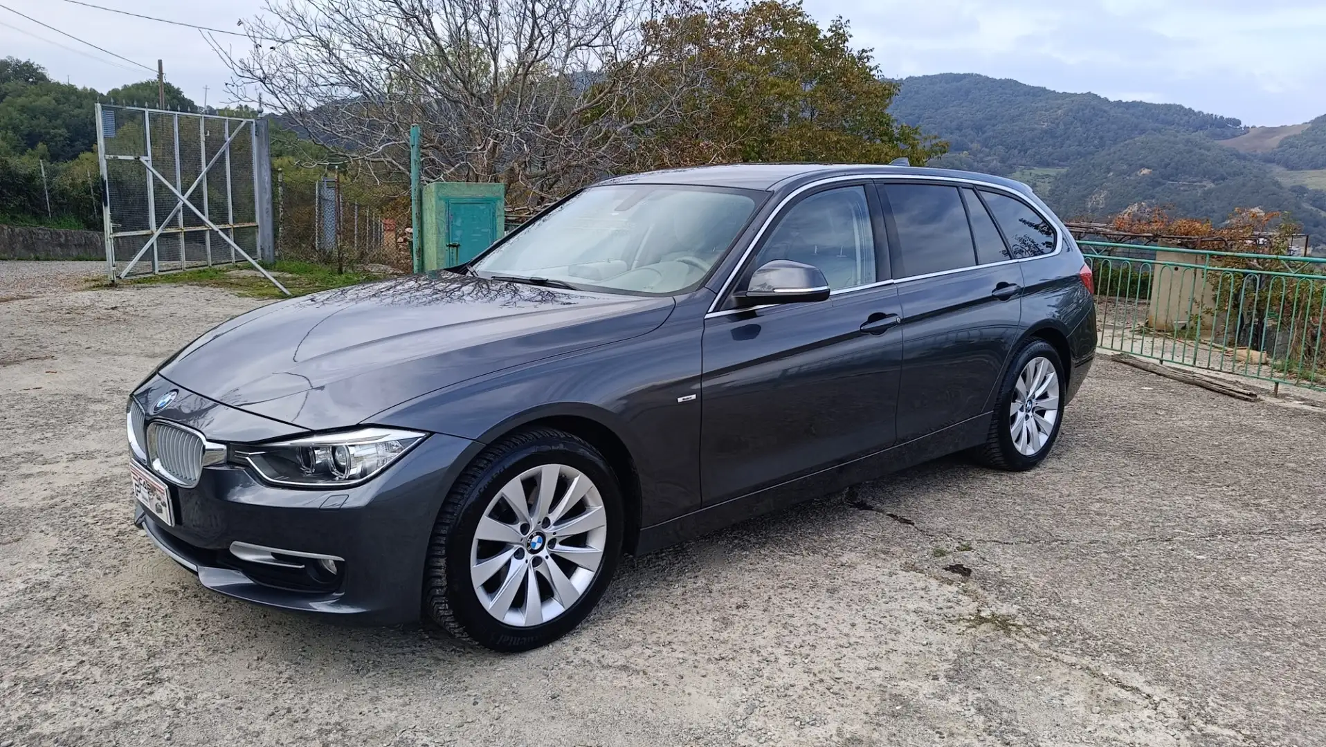 BMW 318 Modern Grau - 1