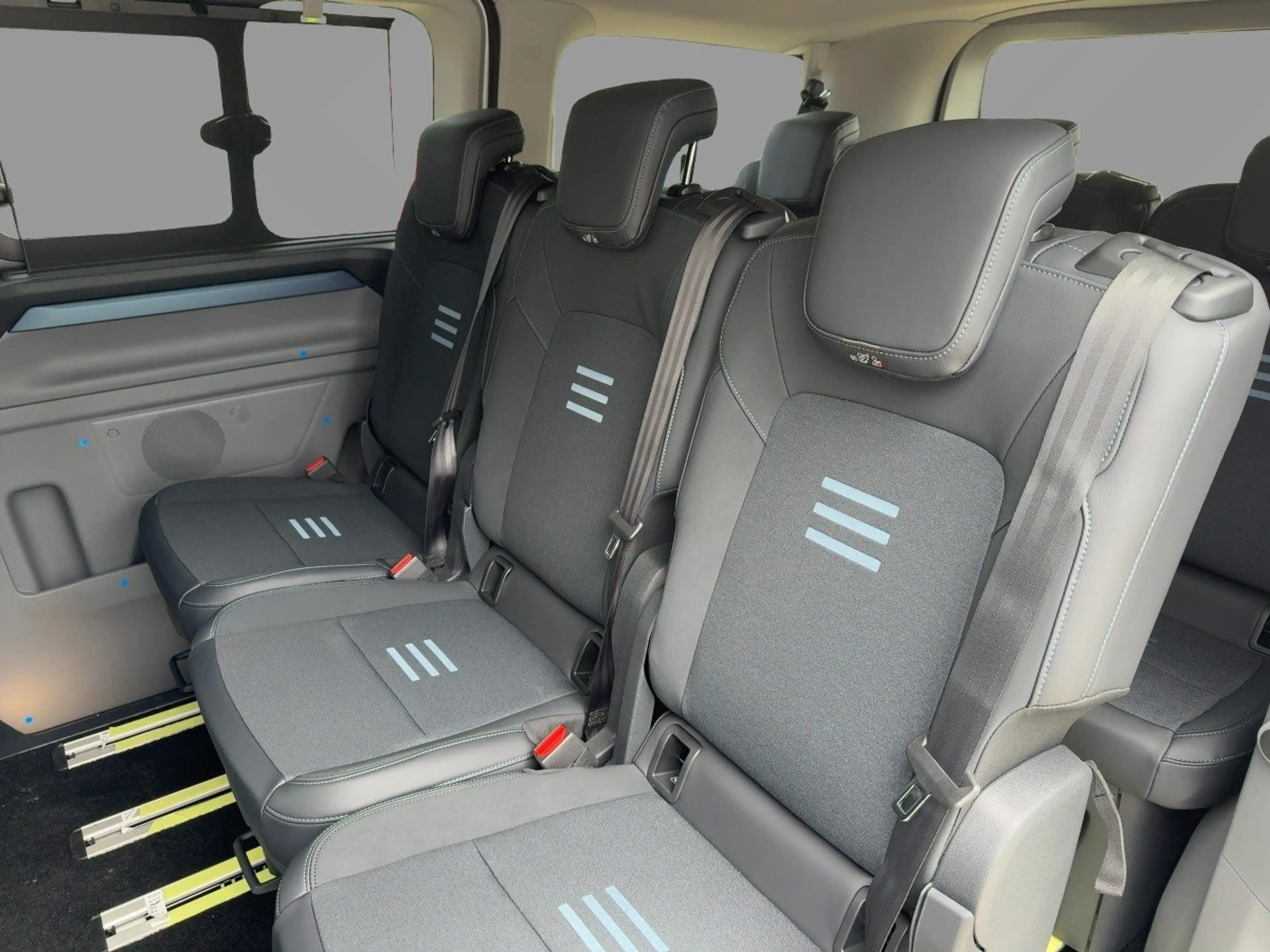 Ford Tourneo Custom Bus 2.5 Duratec PHEV 340 L1 FWD Active — photo 9