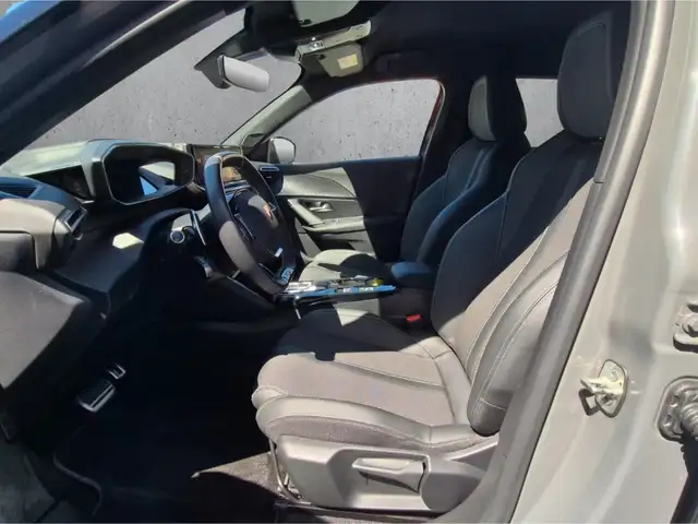 Peugeot 2008 view 9