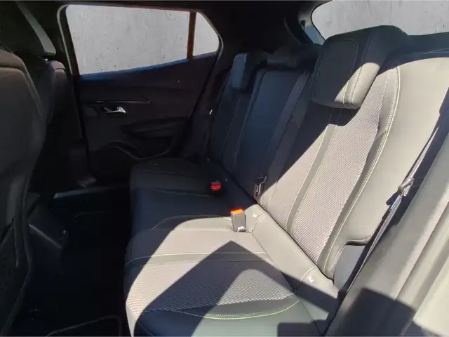 Peugeot 2008 view 8