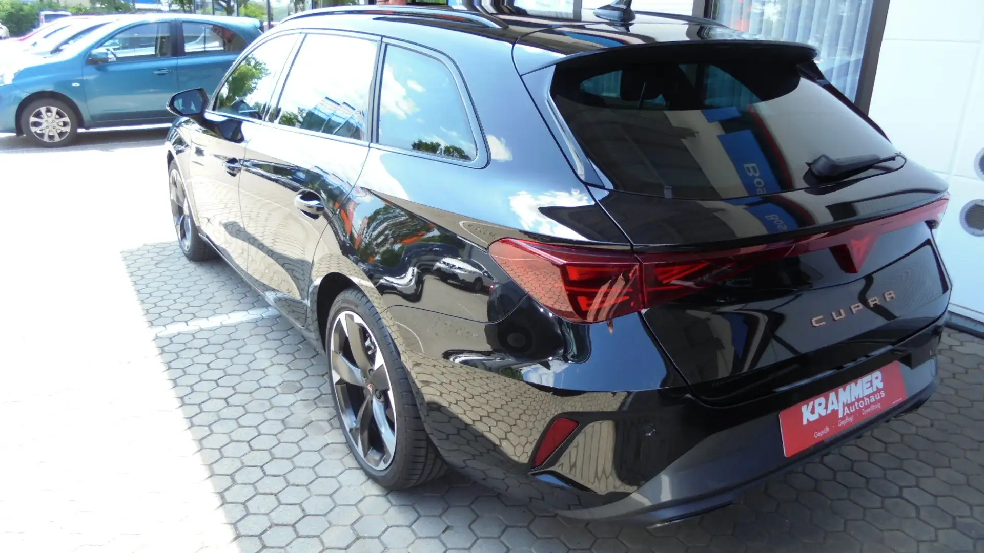 CUPRA Leon Sportstourer 2.0 TDI DSG Noir - 2