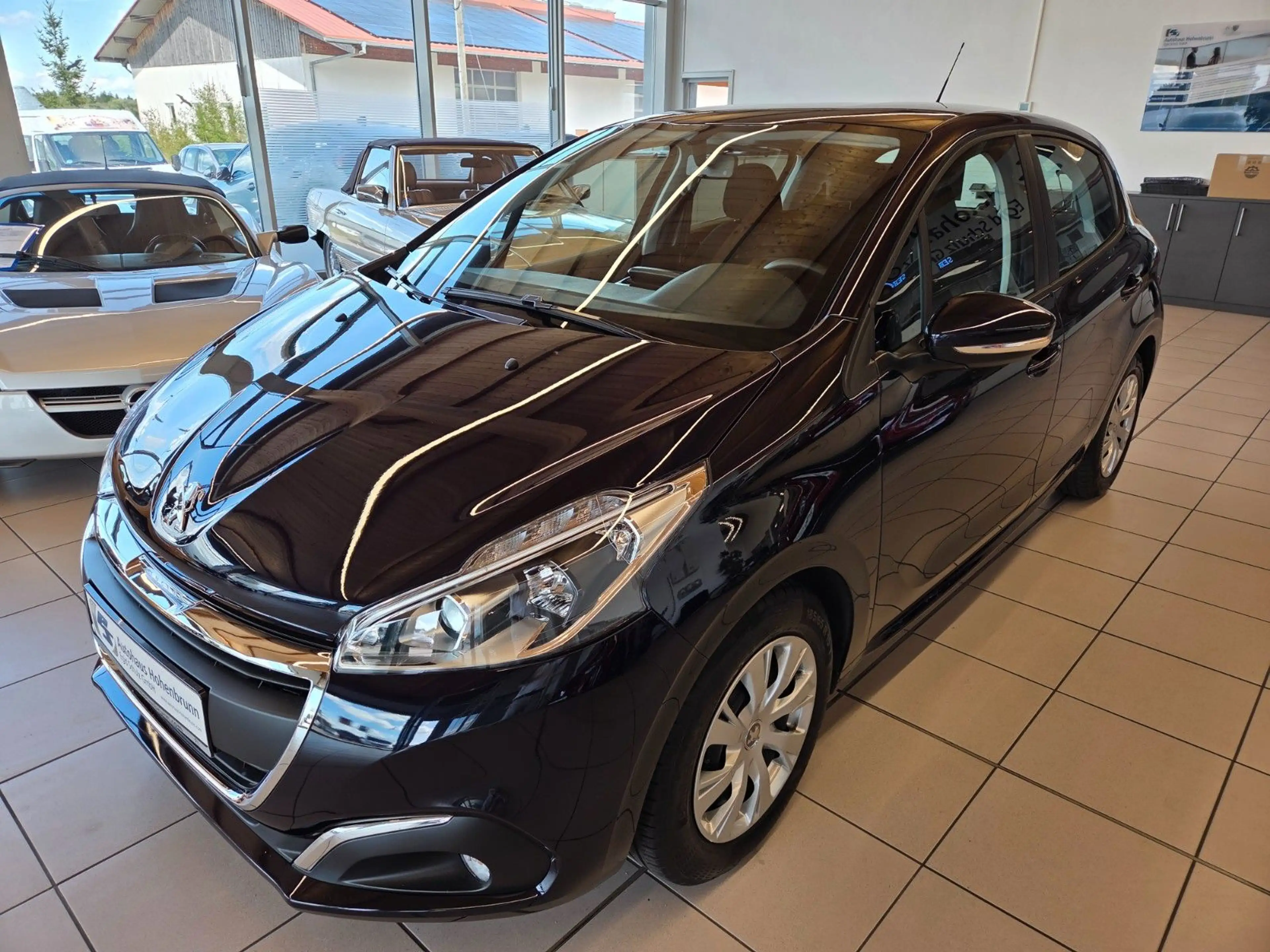 Peugeot 208 Active — photo 3