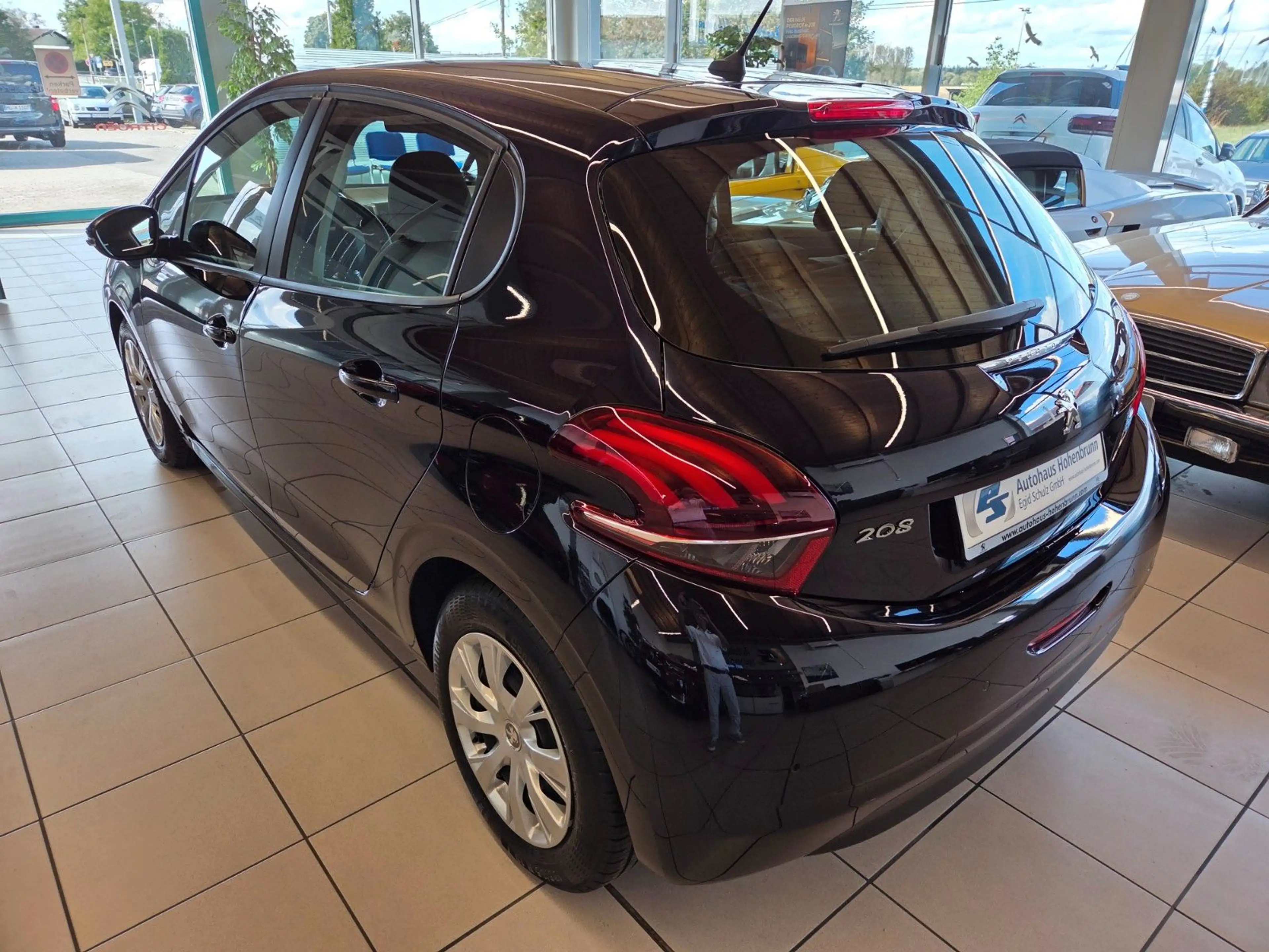 Peugeot 208 Active — photo 5