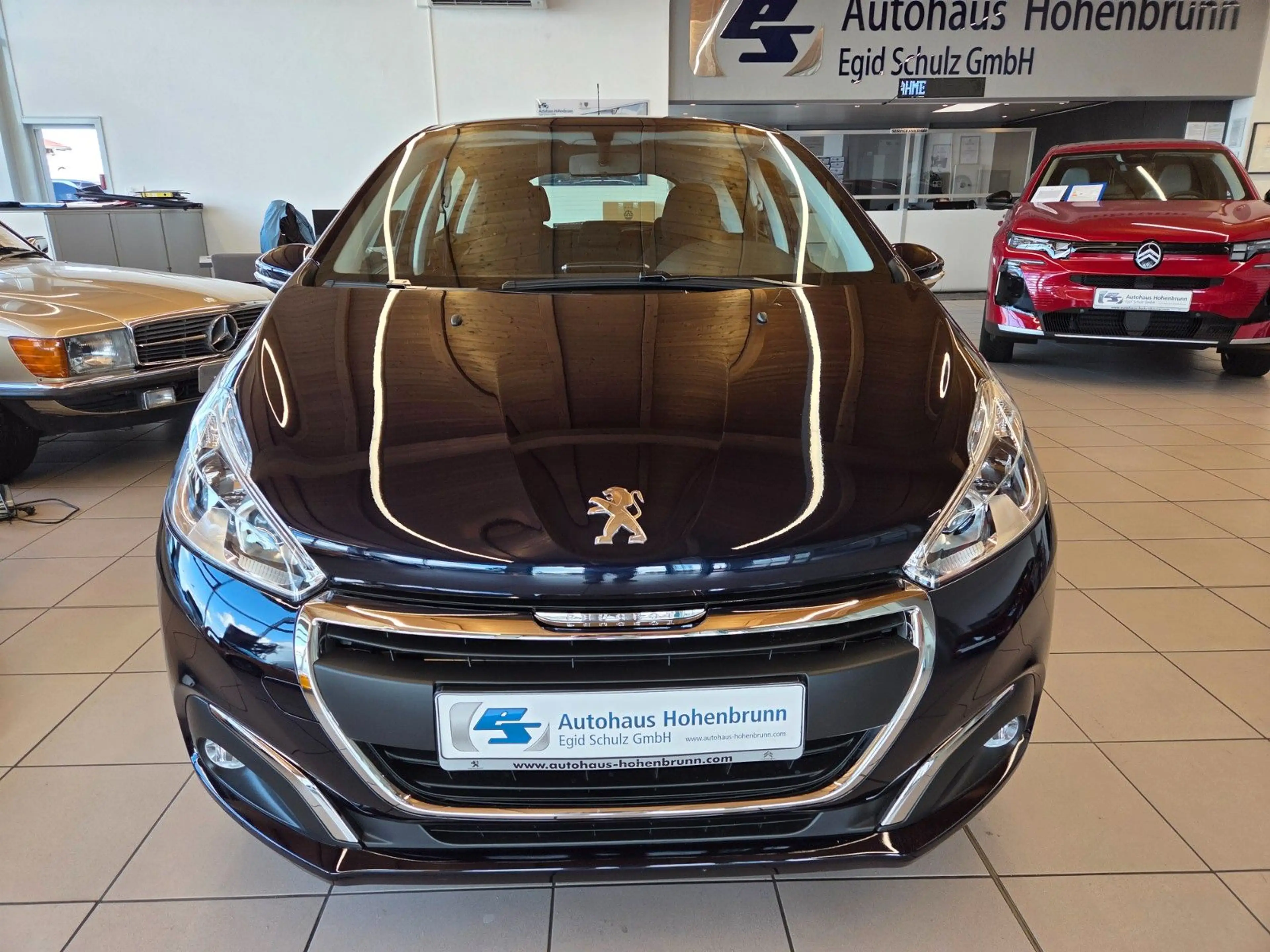 Peugeot 208 Active — photo 2