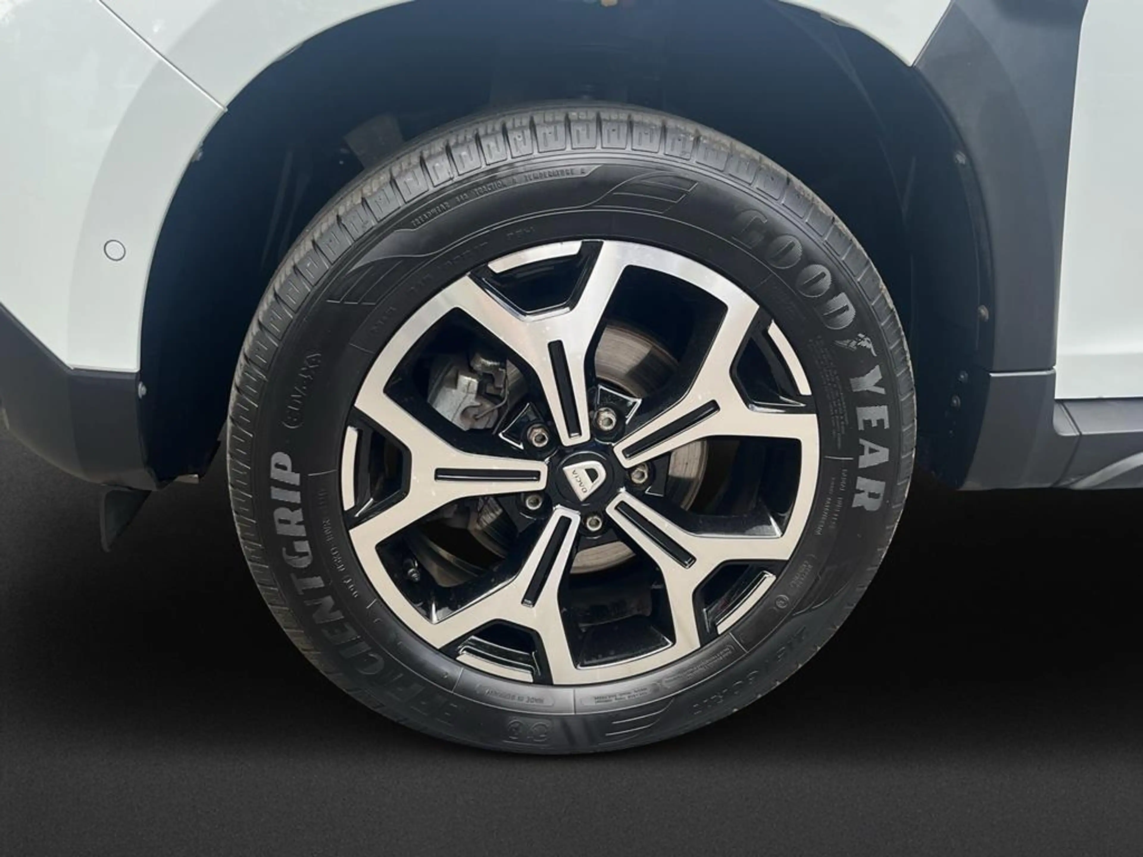 Dacia Duster Prestige 4WD — photo 10