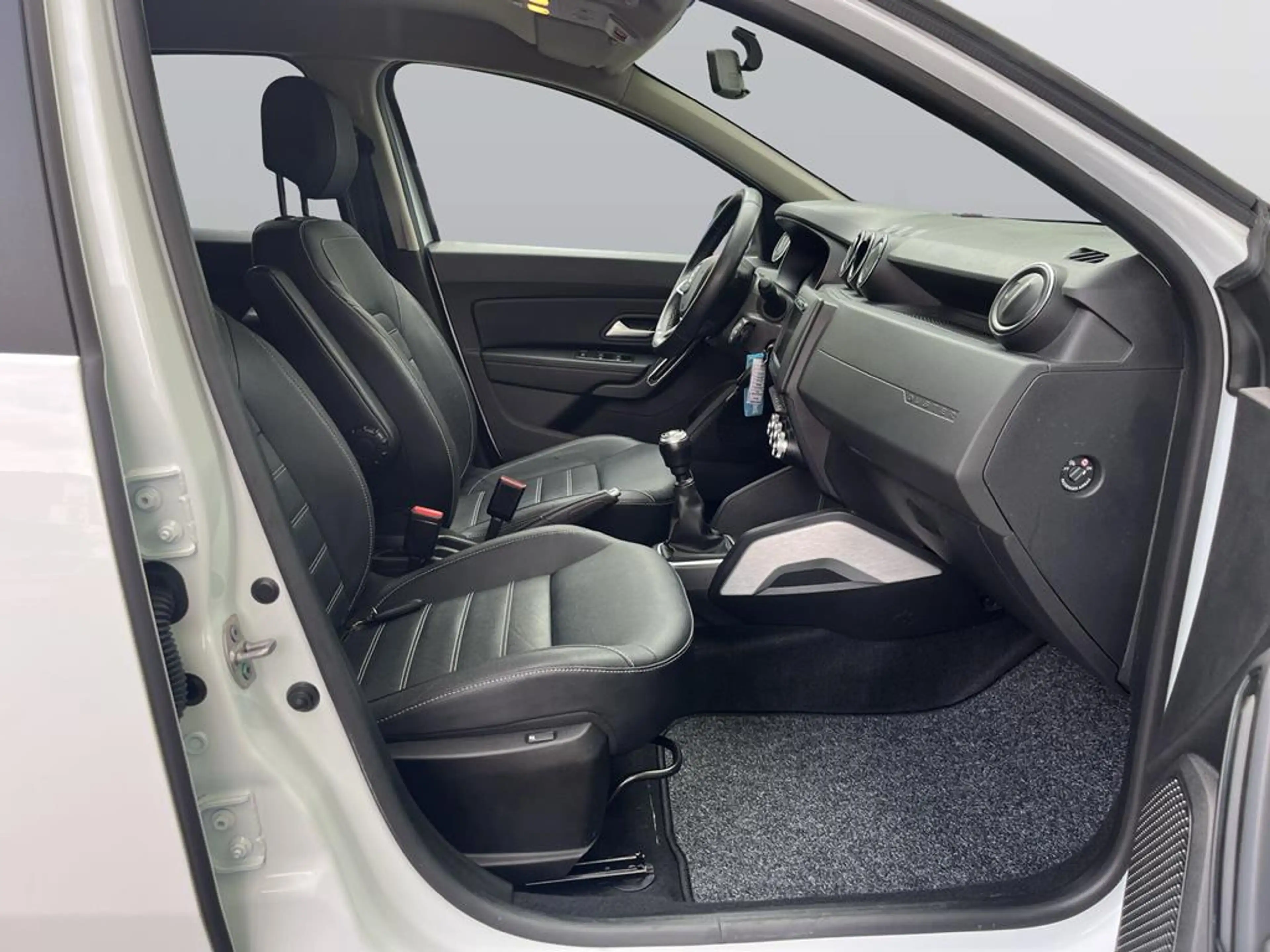 Dacia Duster Prestige 4WD — photo 13