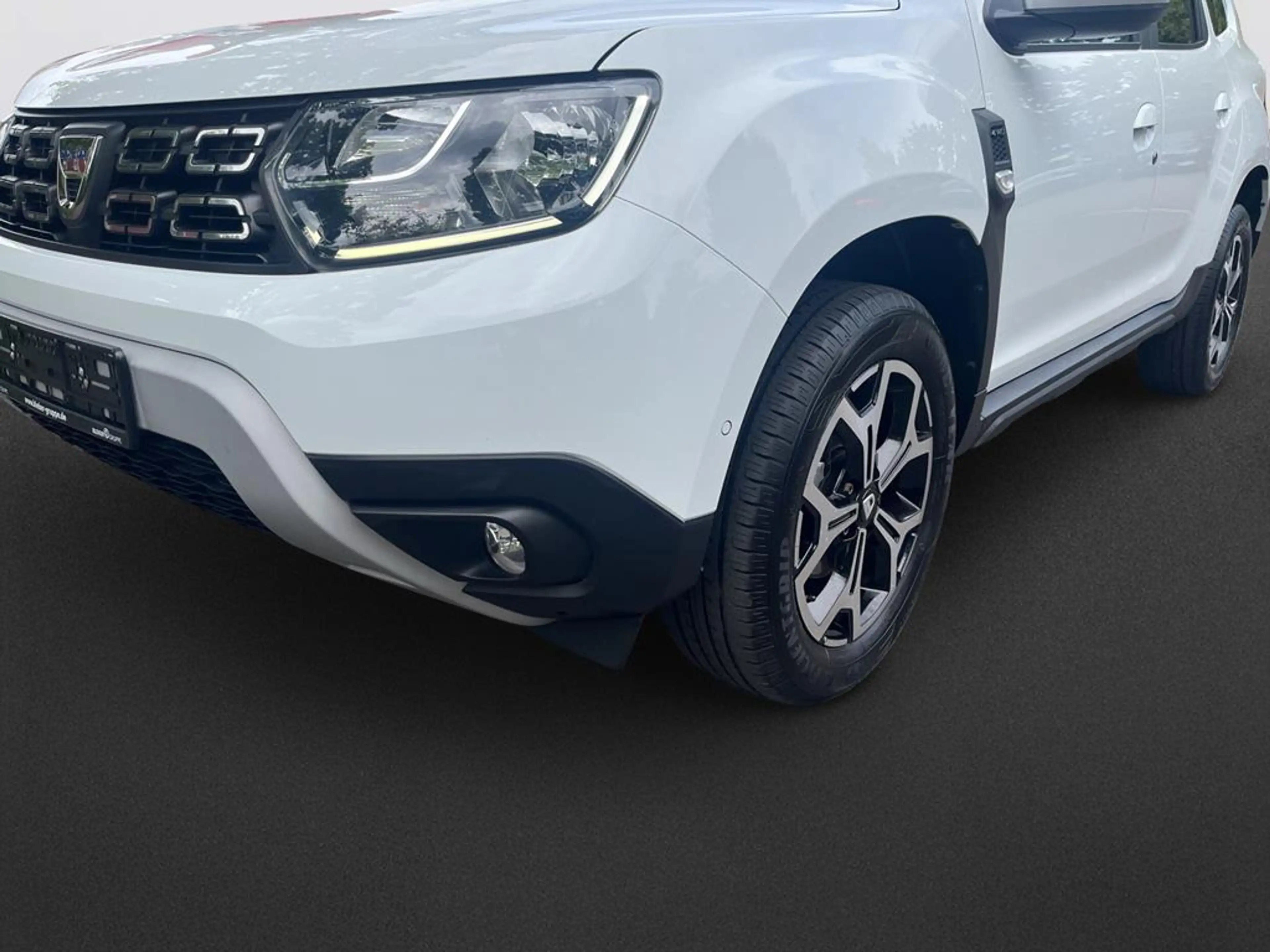 Dacia Duster Prestige 4WD — photo 11