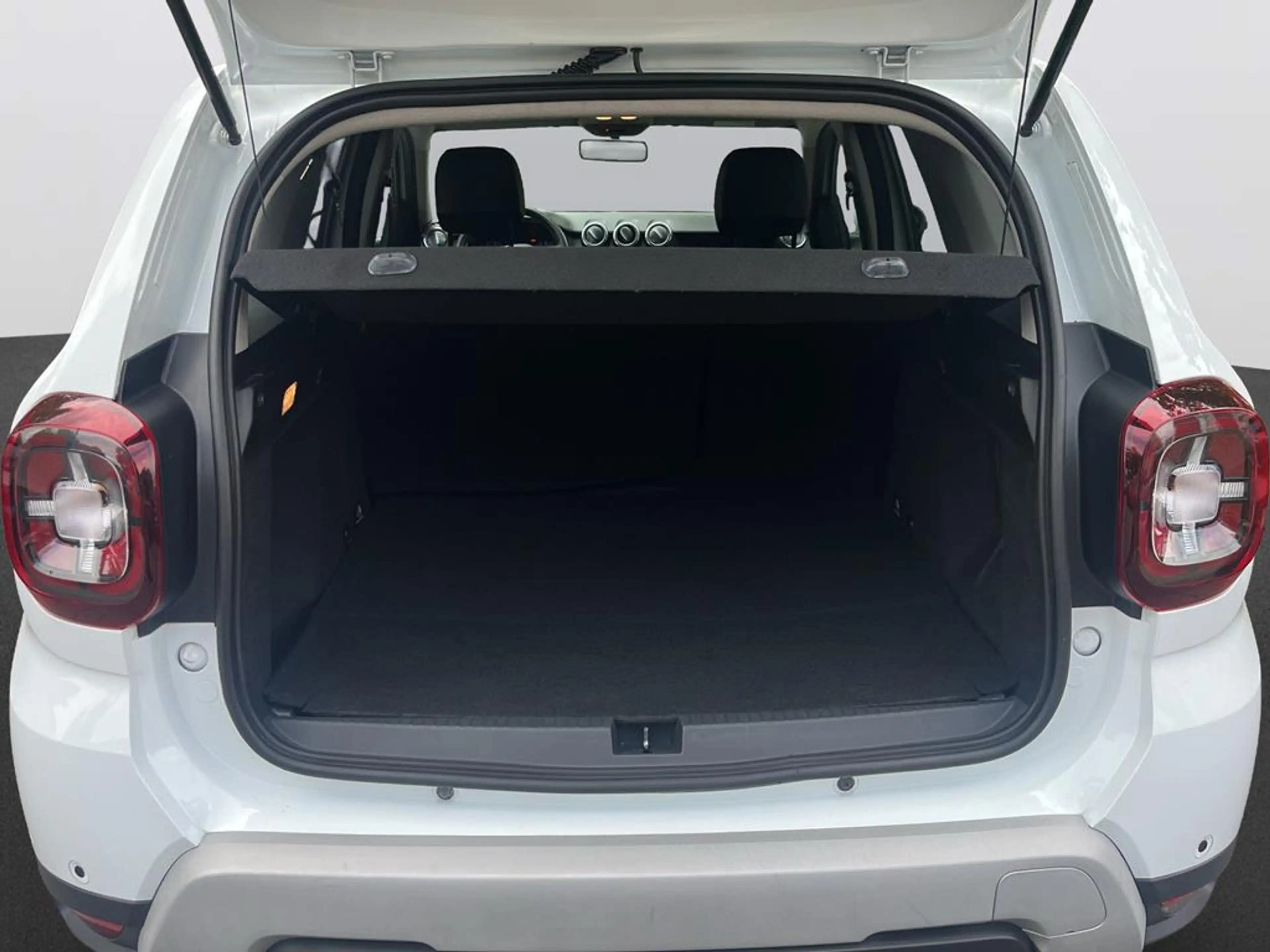Dacia Duster Prestige 4WD — photo 9