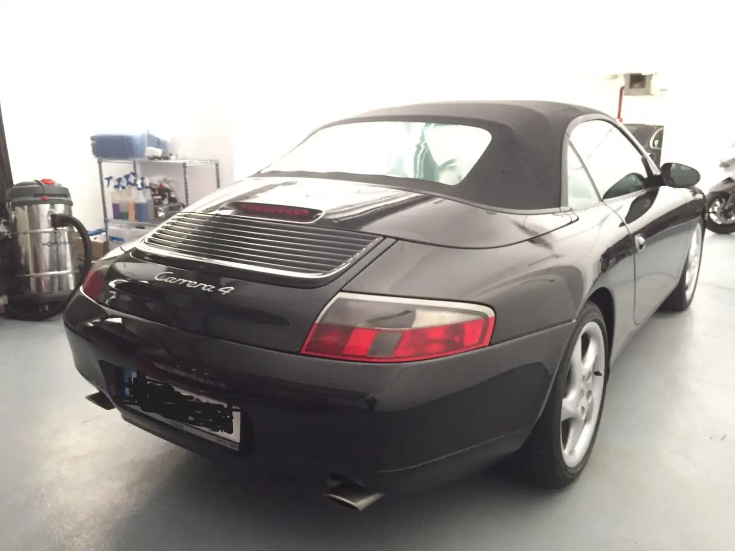 Porsche 911 Carrera 4 Cabrio Negro - 2