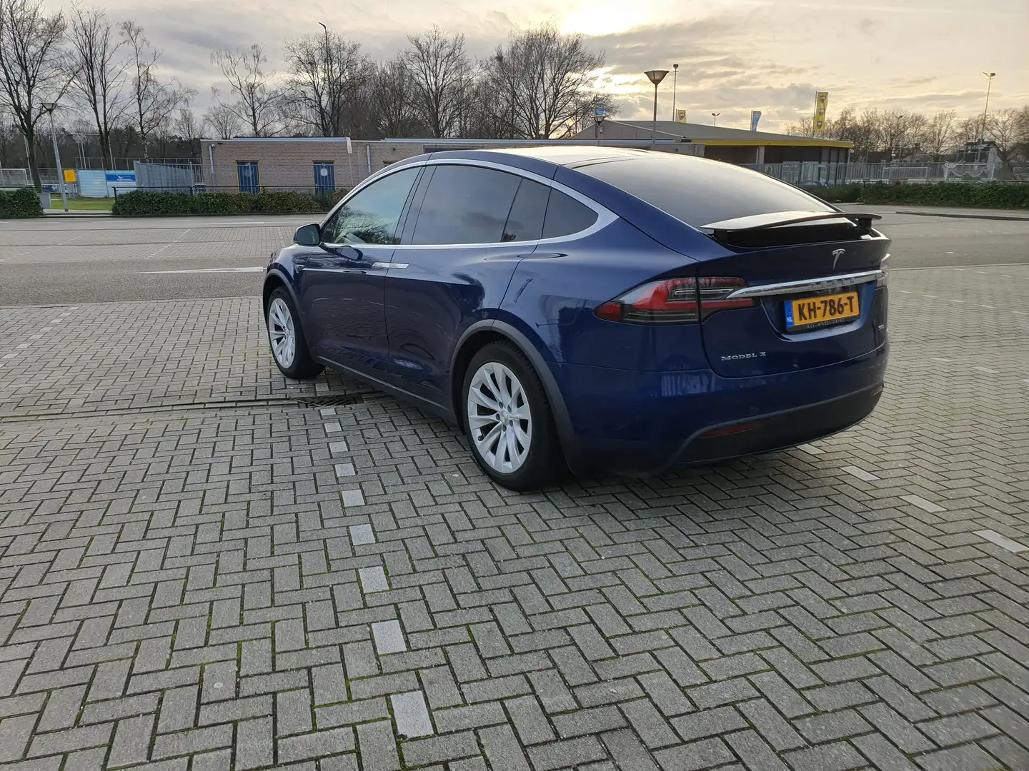 Tesla Model X 90D Free Supercharge Autopilot 6 persoons Blauw - 2