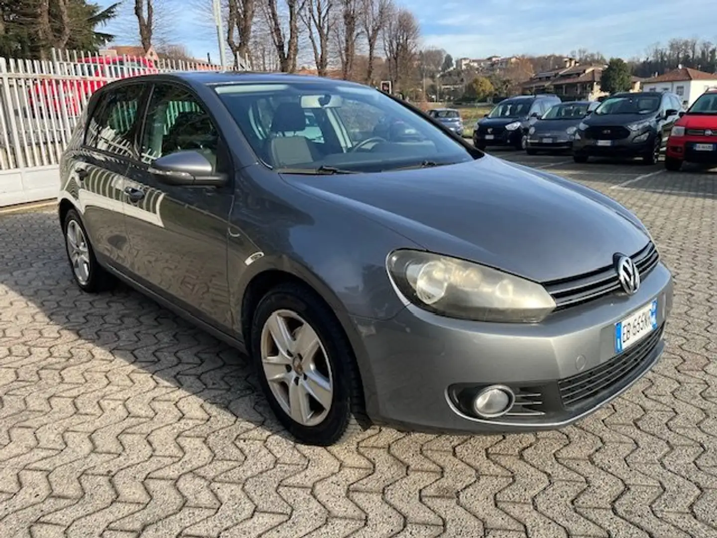 Volkswagen Golf 5p 1.6 tdi Comfortline Gris - 2