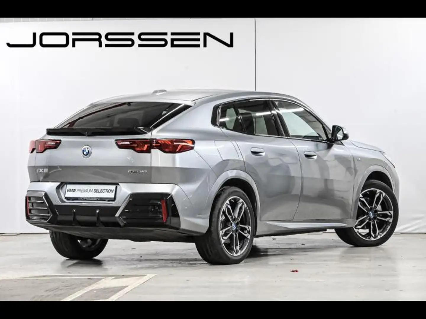 BMW iX2 eDrive 20 M Sport Grau - 2