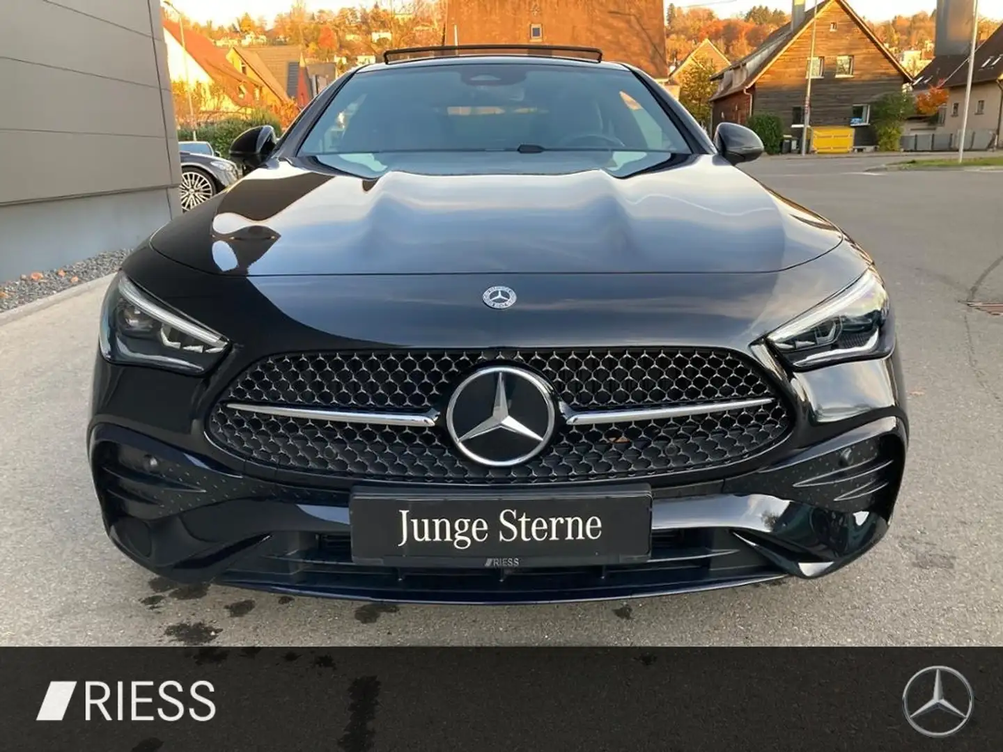 Mercedes-Benz CLE 220 d Cp AMG PANO KEYLES LED MEMOR NIGHT RFK Noir - 2