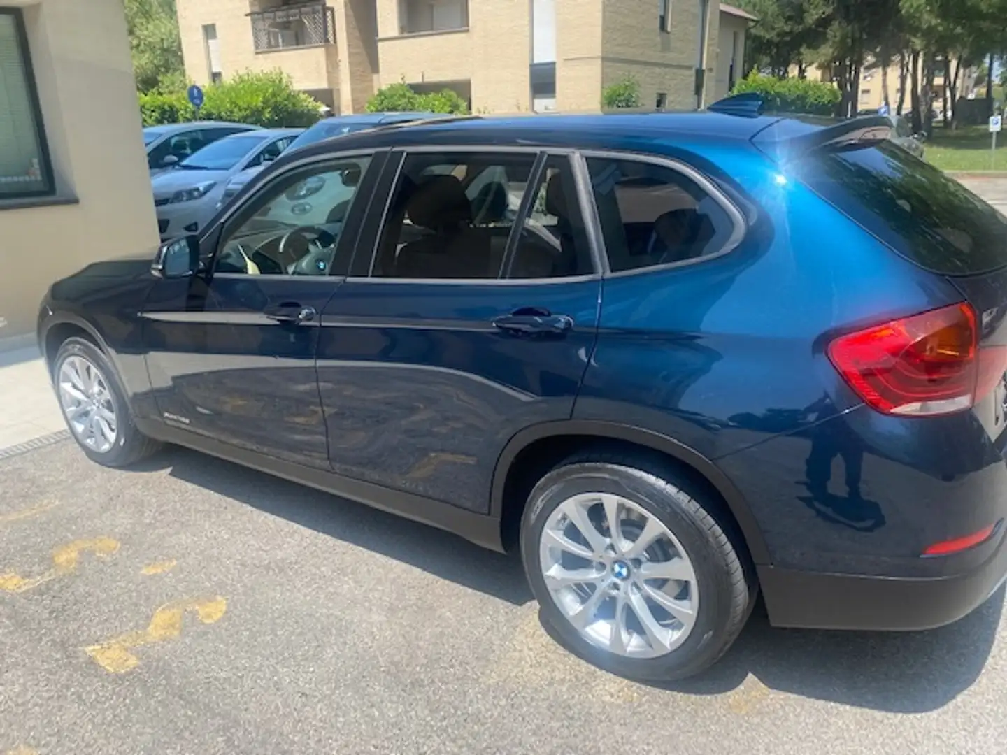 BMW X1 drive 18d Verde - 1