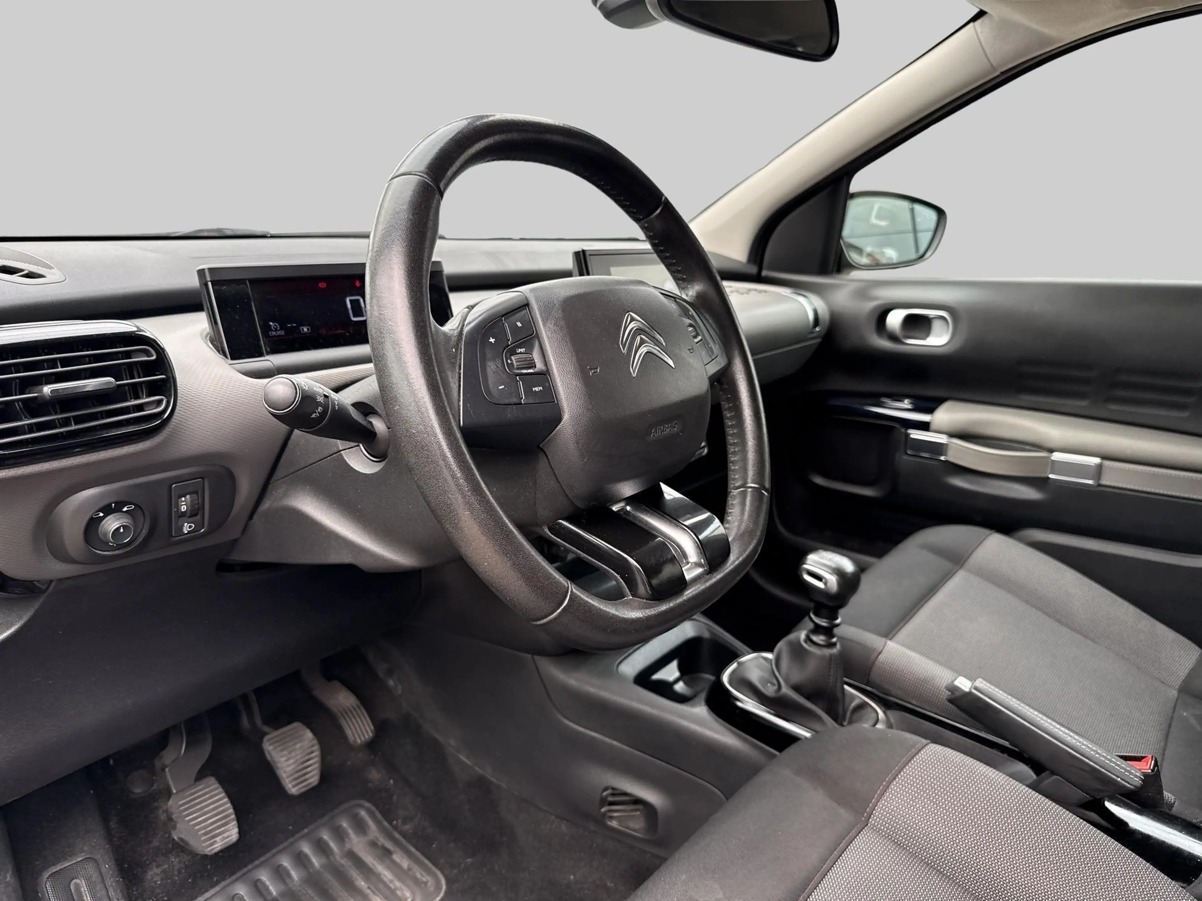 Citroen C4 Cactus 1.2 PureTech Shine — photo 12