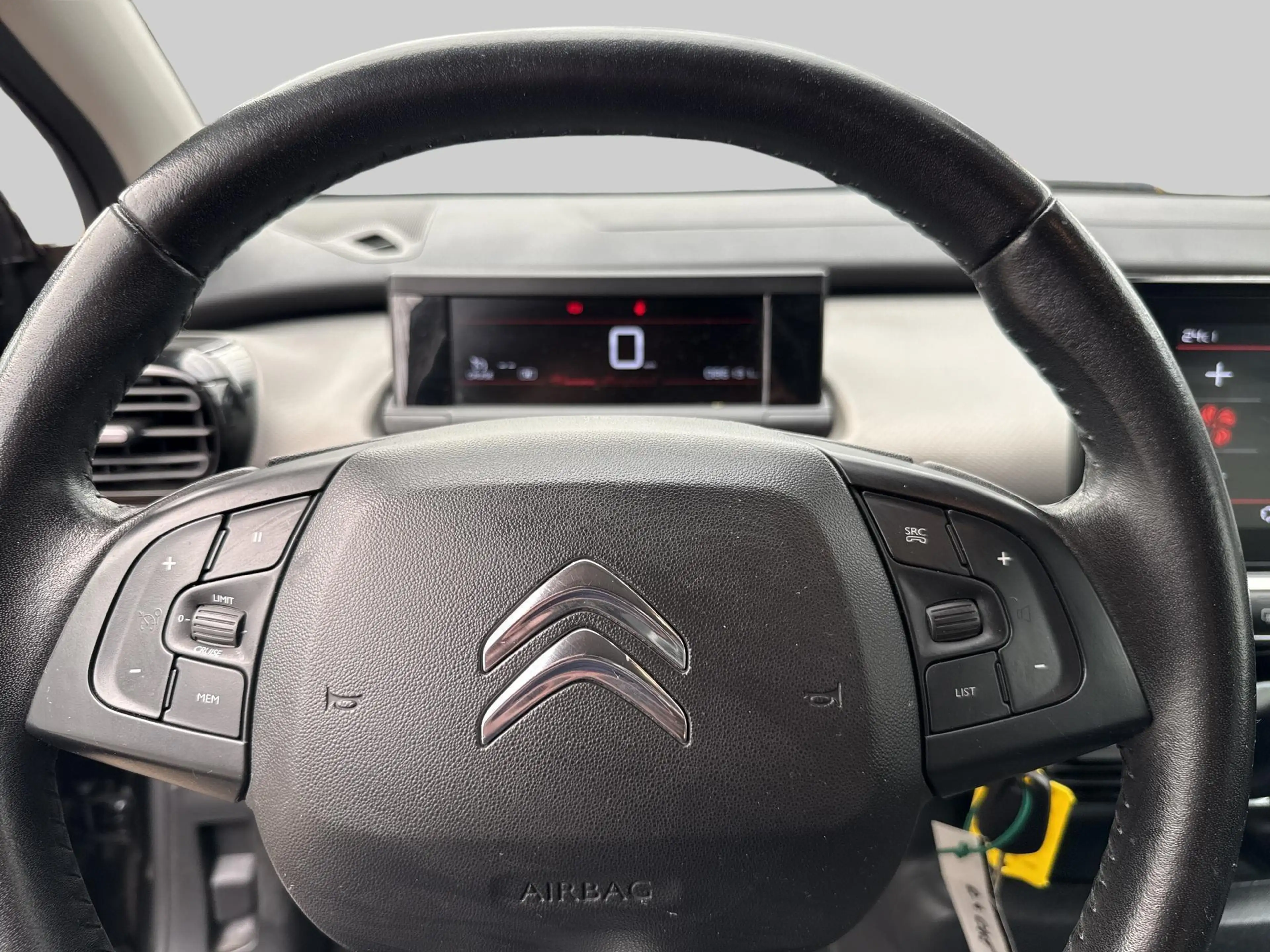 Citroen C4 Cactus 1.2 PureTech Shine — photo 14