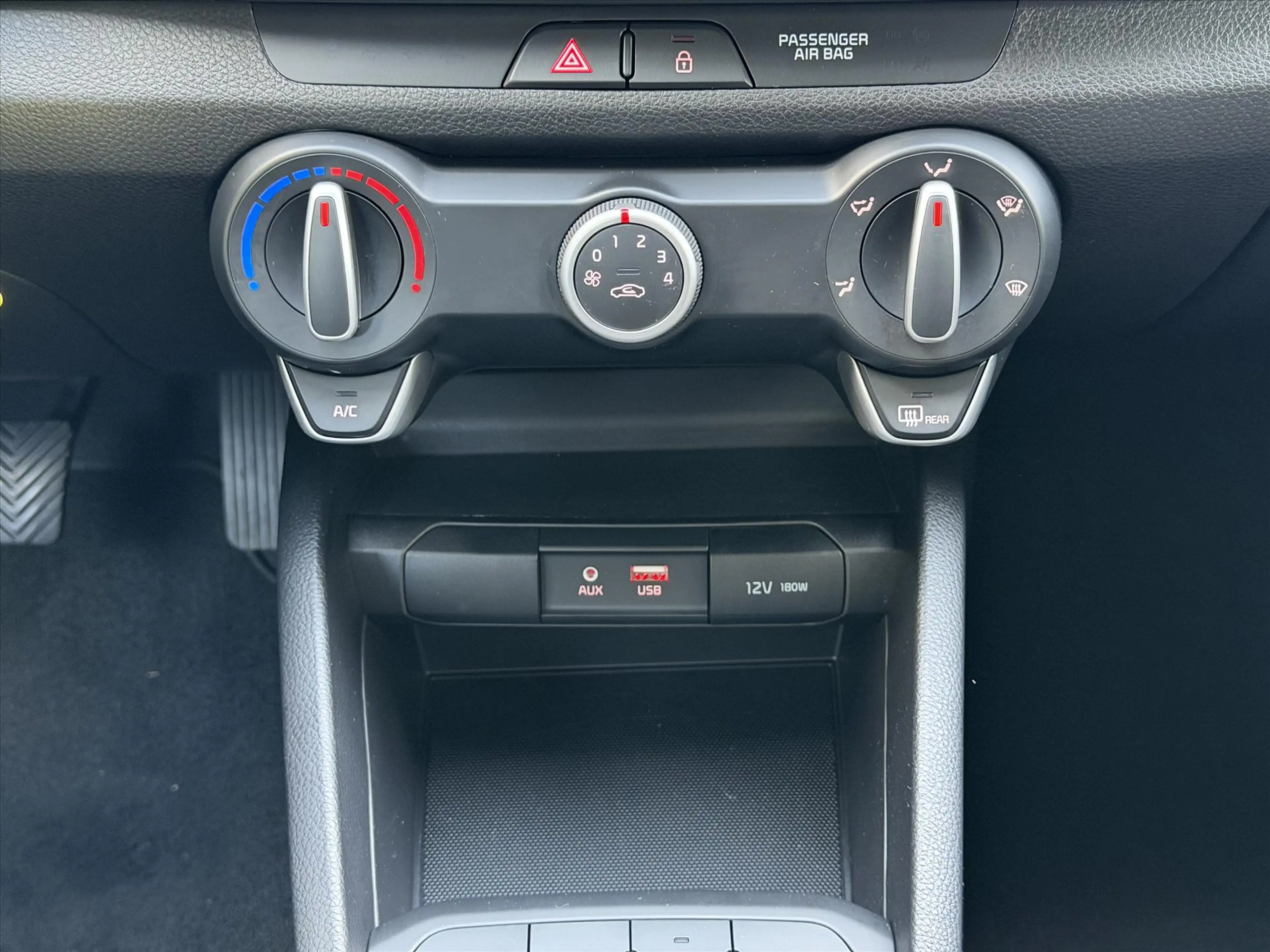 Kia Stonic 1.2 MPi 84pk ComfortPlusLine Navigator l Trekhaak — photo 17