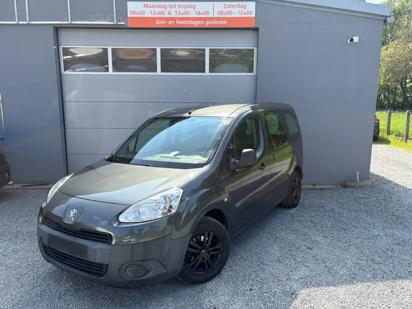 Peugeot Partner Tepee 1.6 HDi Access Grijs - 2