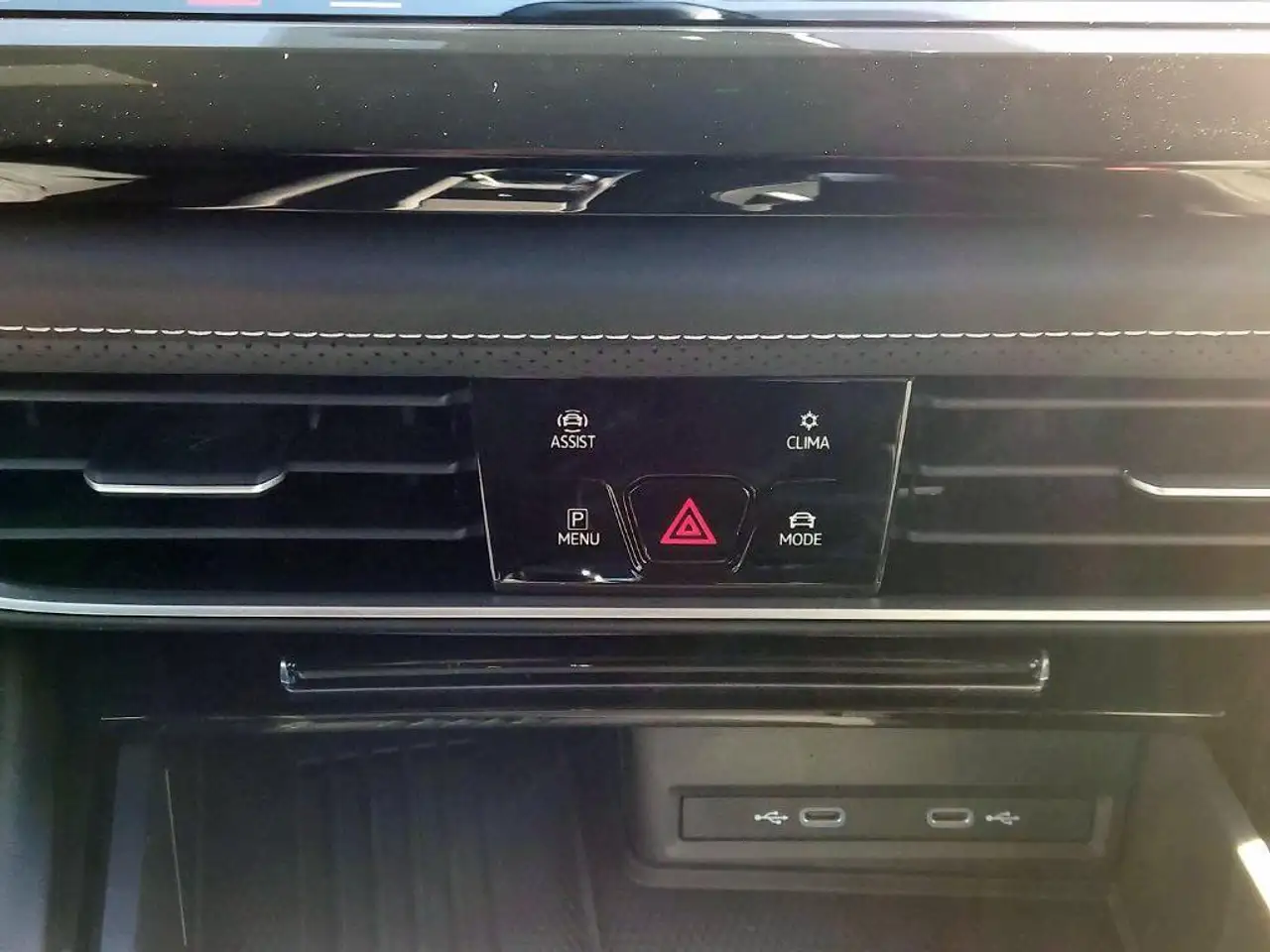 Volkswagen Atlas photo Volkswagen Atlas