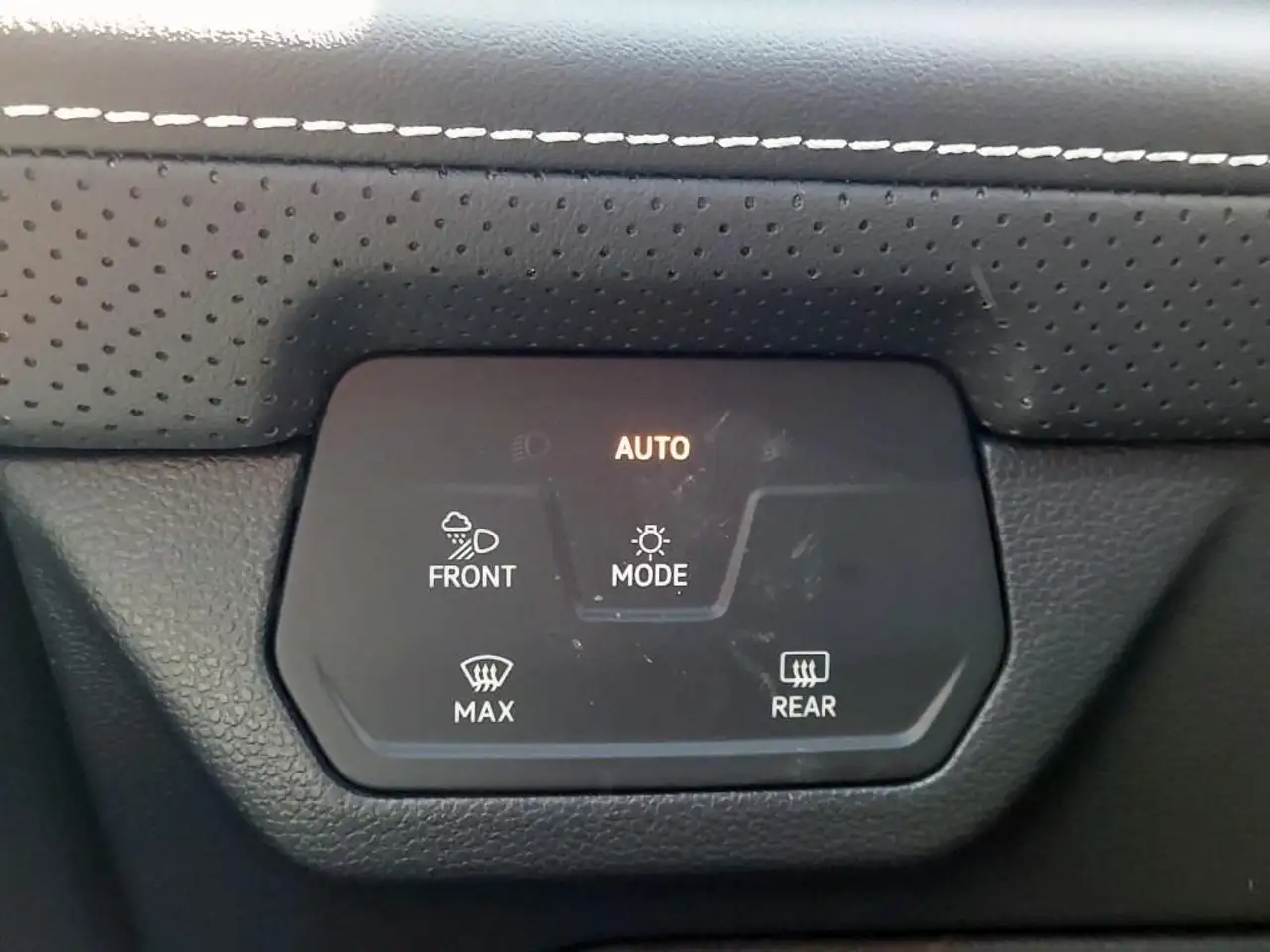 Volkswagen Atlas photo Volkswagen Atlas